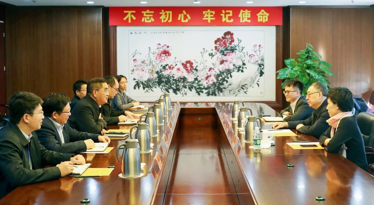 姜仁鋒會見中國國新黨委委員、總會計師劉學詩 