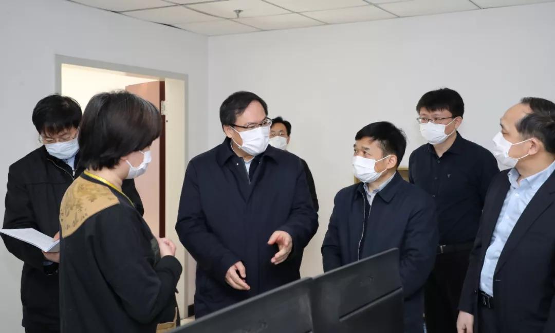 楊金成到七院、七一四所檢查指導(dǎo)疫情防控和復(fù)工復(fù)產(chǎn)工作